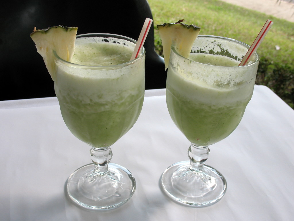 green-juice-with-pineapple